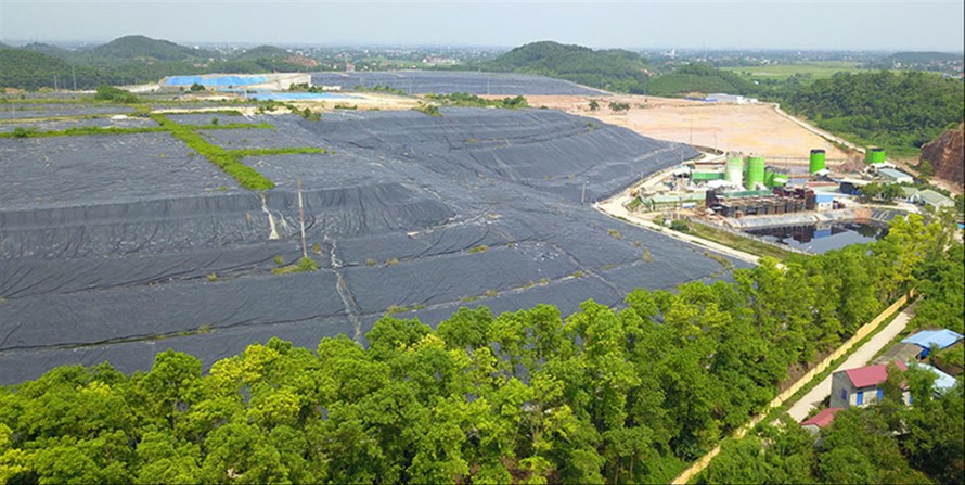 ( Màng bạt nhựa HDPE dùng để che phủ bãi rác )
