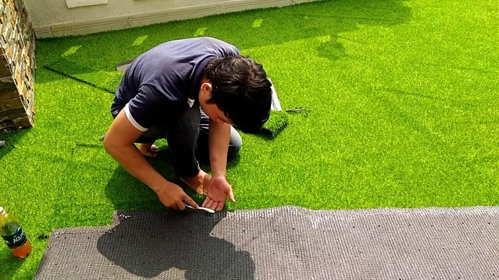 ( Lắp đặt cỏ nhân tạo )