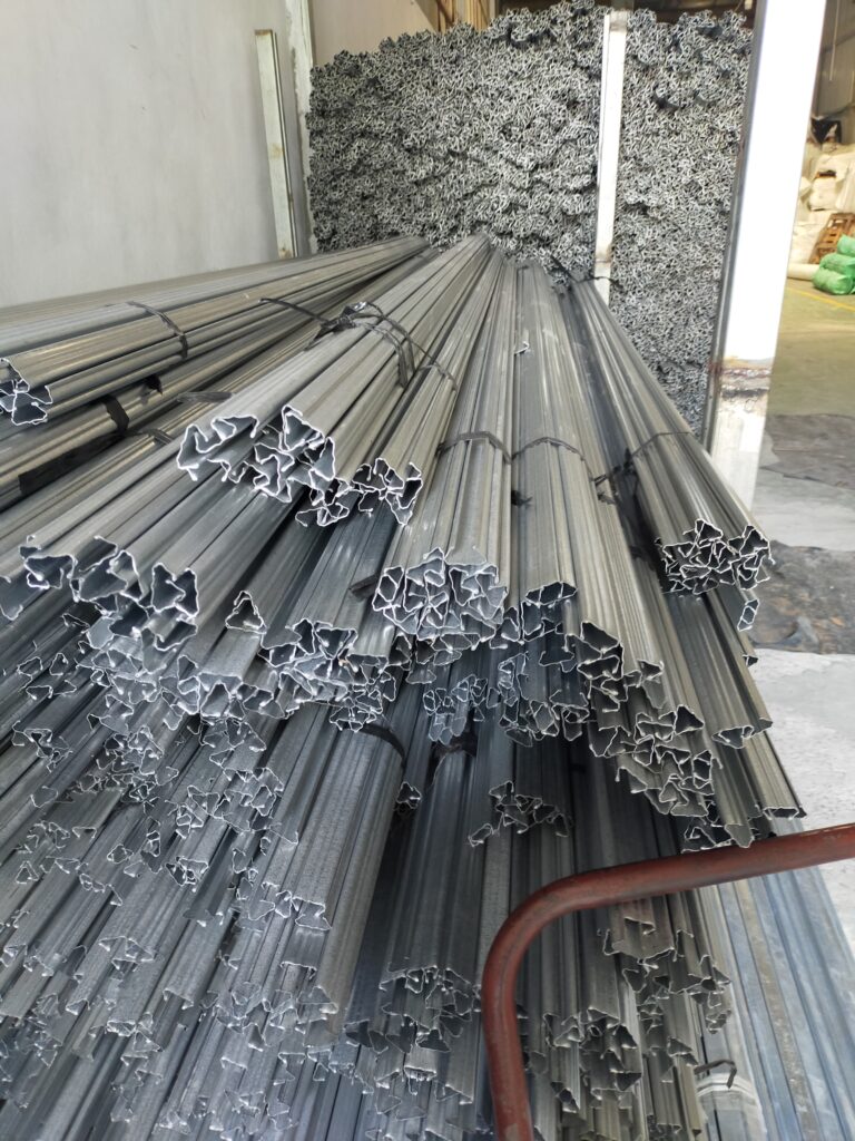 ( Nẹp ziczac của Tổng màng kho nhà kính )