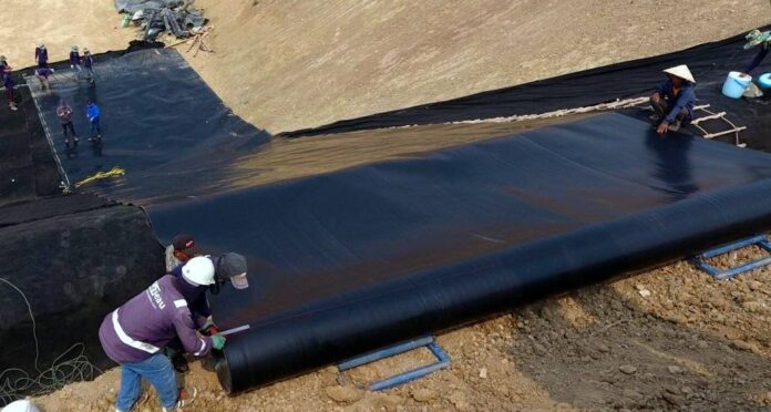 ( Thi công lắp đặt bạt chống thấm HDPE) 